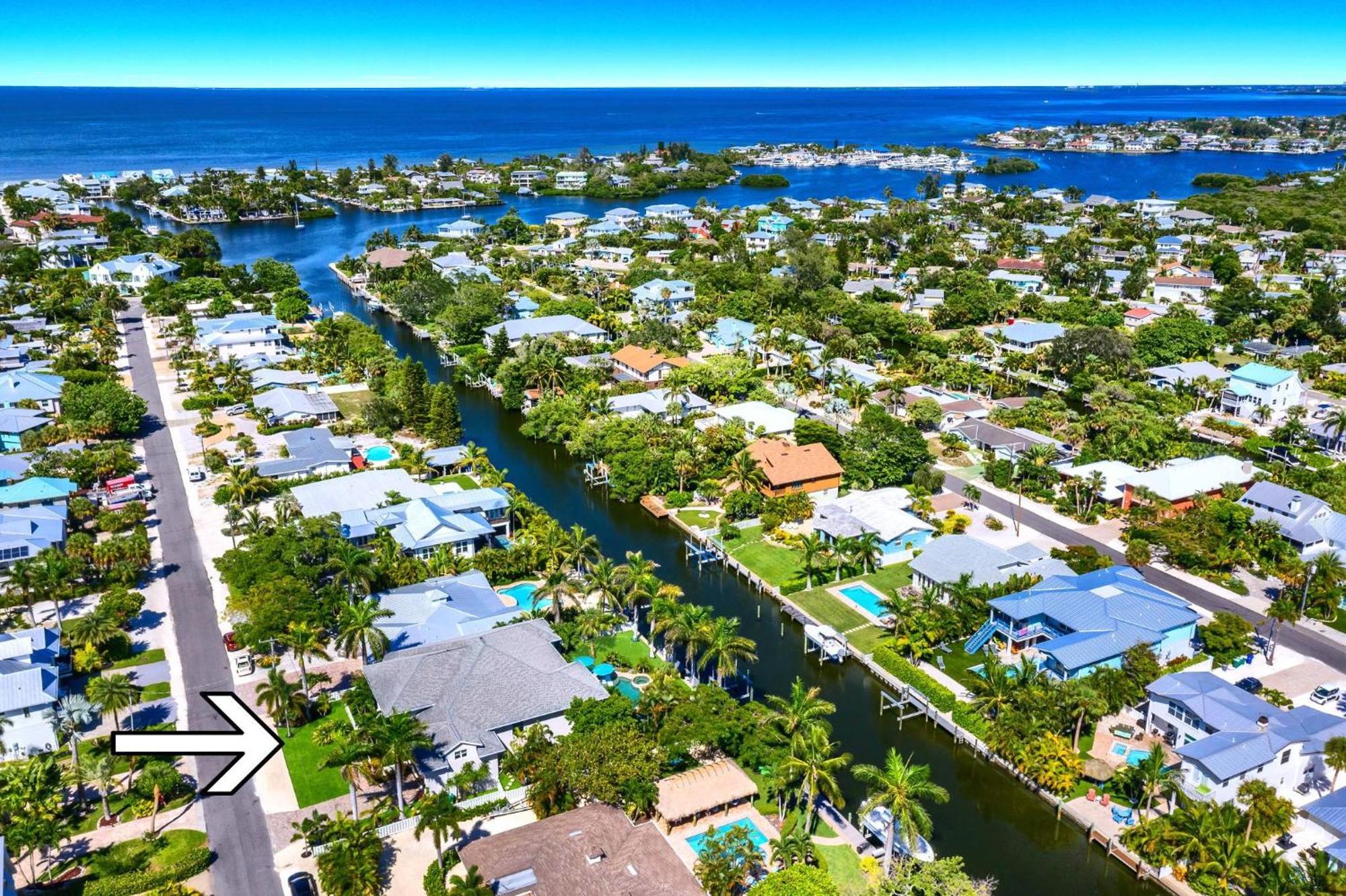 Vila Bikinis And Martinis Waterfront Canal Anna Maria Exteriér fotografie