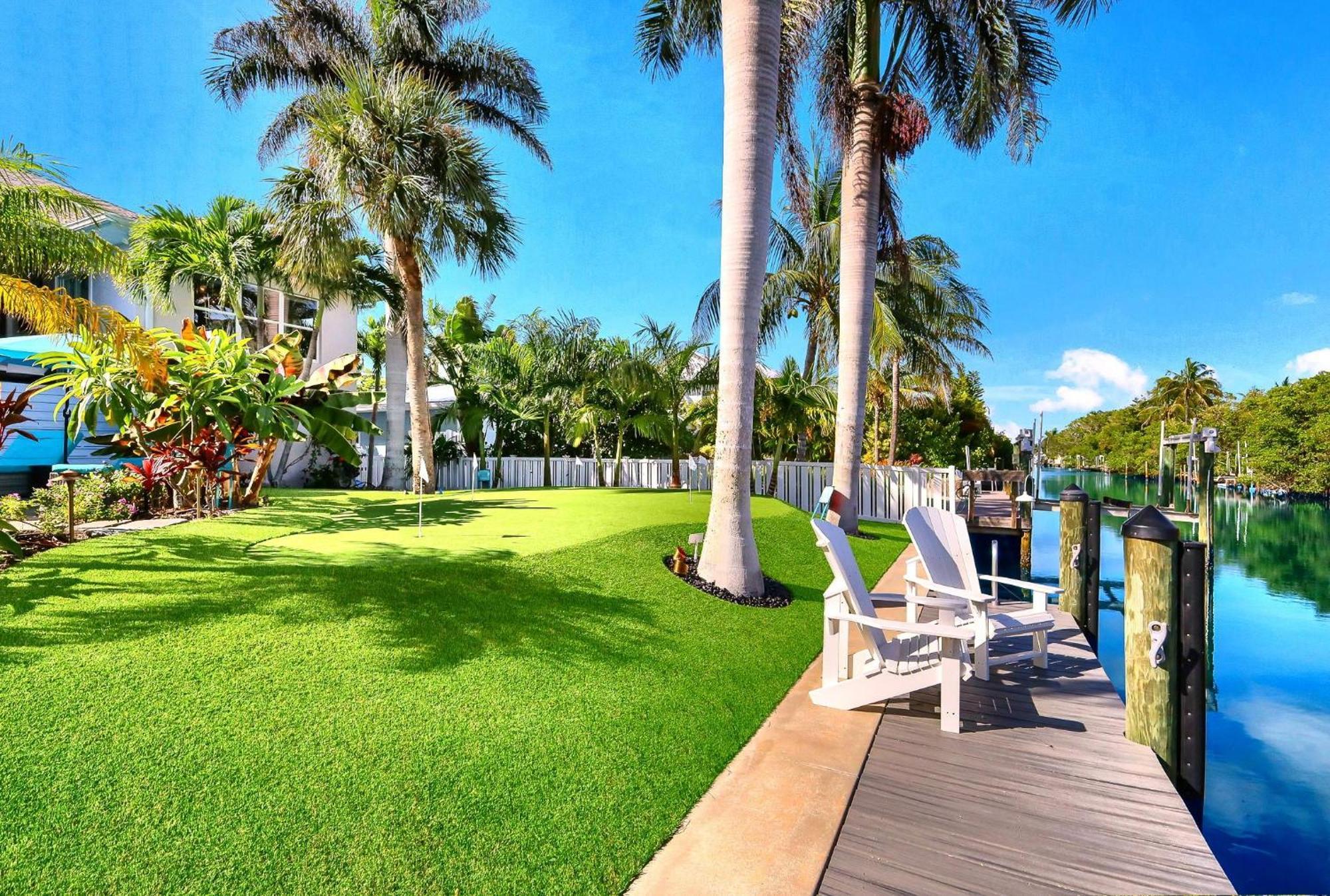Vila Bikinis And Martinis Waterfront Canal Anna Maria Exteriér fotografie