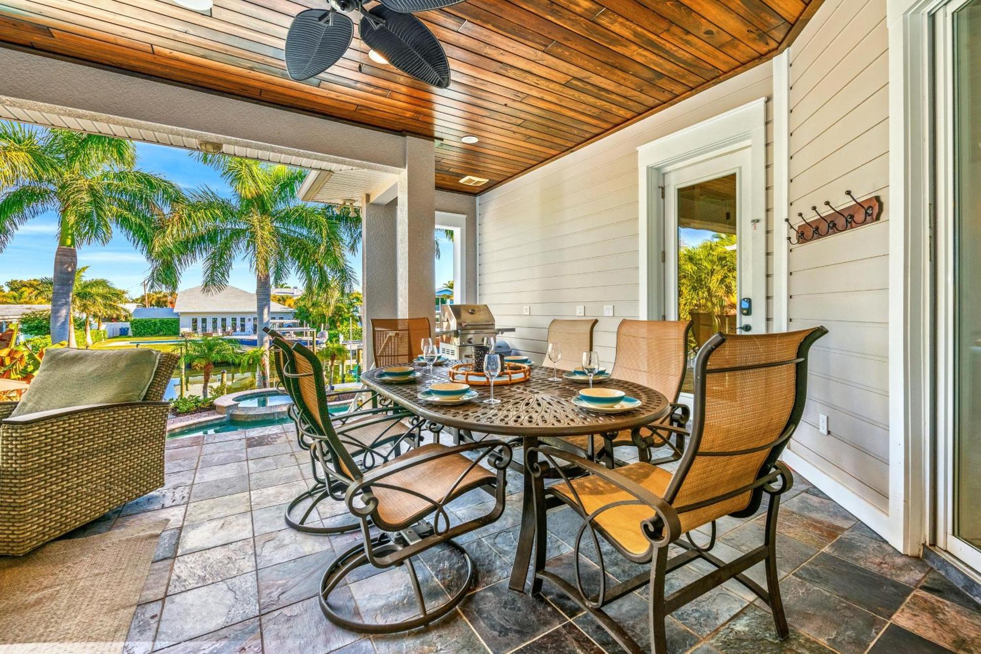 Vila Bikinis And Martinis Waterfront Canal Anna Maria Exteriér fotografie